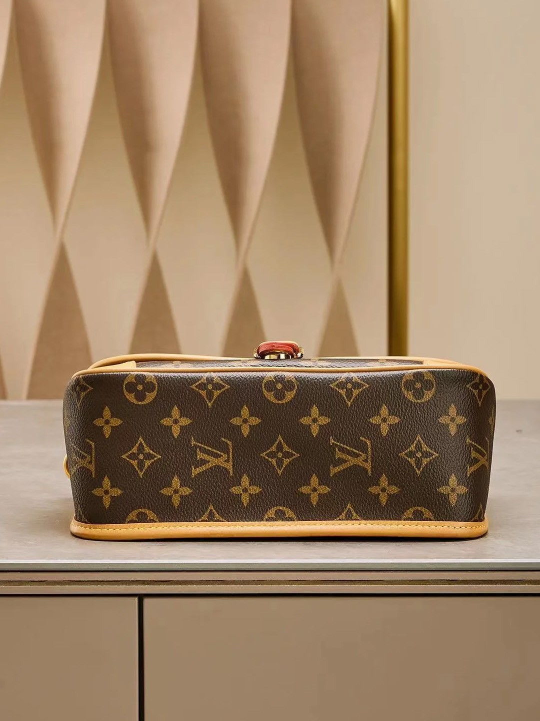 LV Diane baguette bag M45985