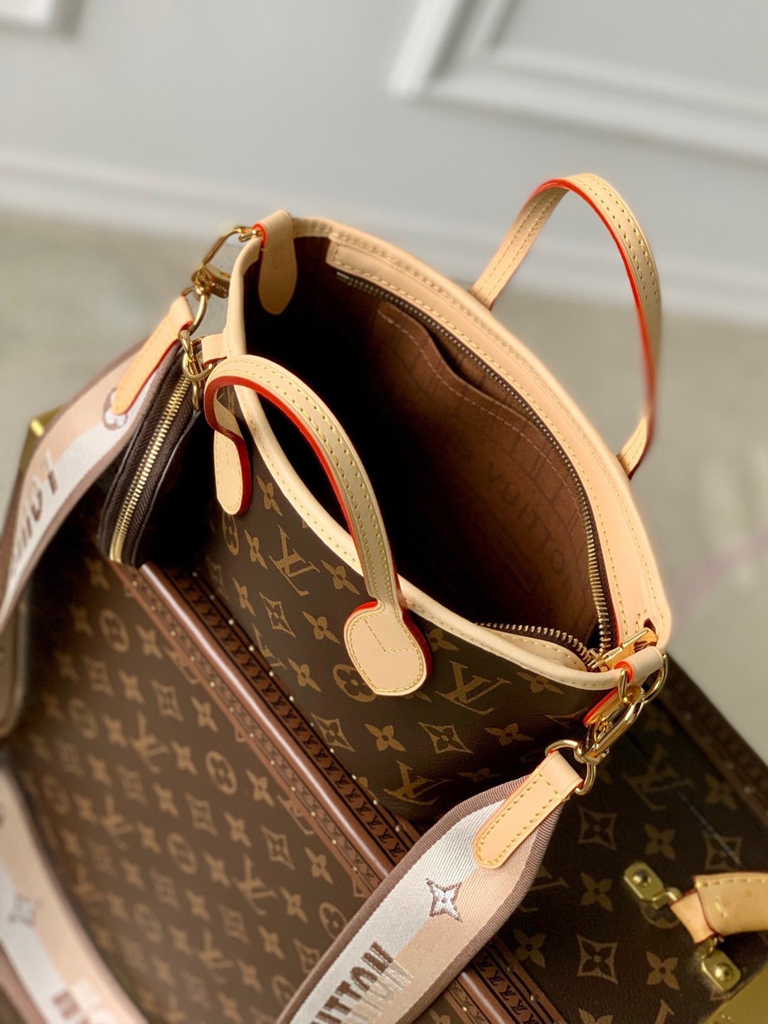 LV Neverfull BB Bag in Monogram Canvas M46705