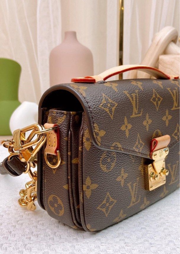 LVPetite Boite Chapeau In Monogram Canvas M43514