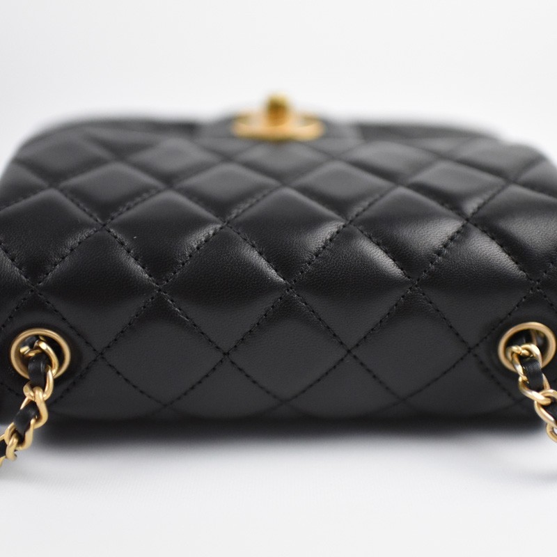 Ch*el pearl crush square mini, black lambskin ga003