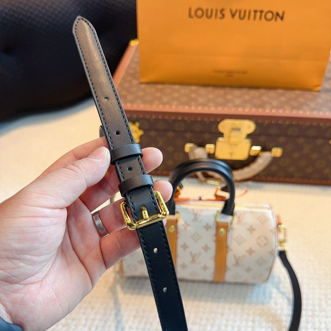 l**is V*t*n monogram dune keepall bandouliere 45 travel bag