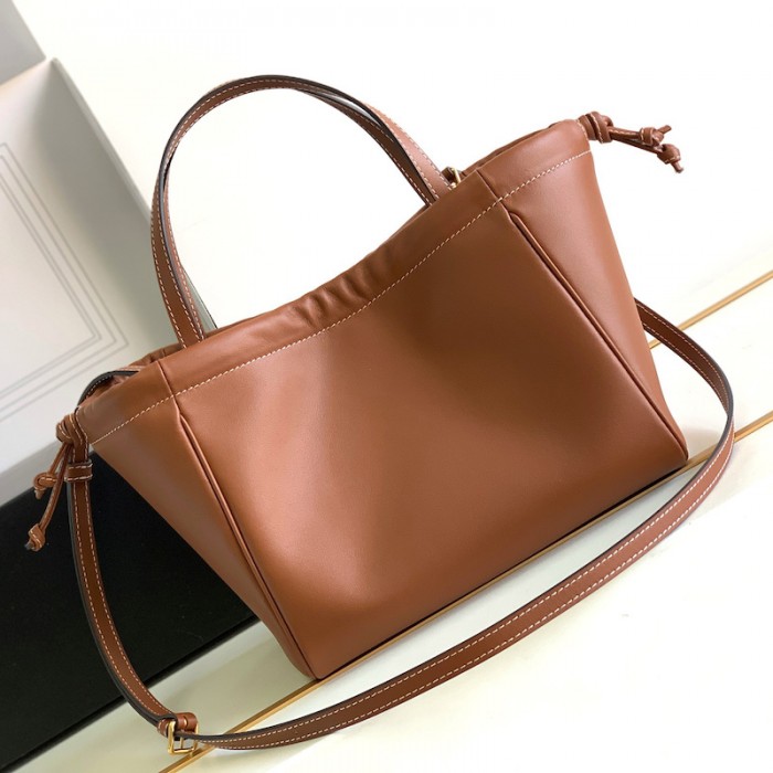 Ce**e small cabas drawstring cuir triomphe in smooth calfskin tan