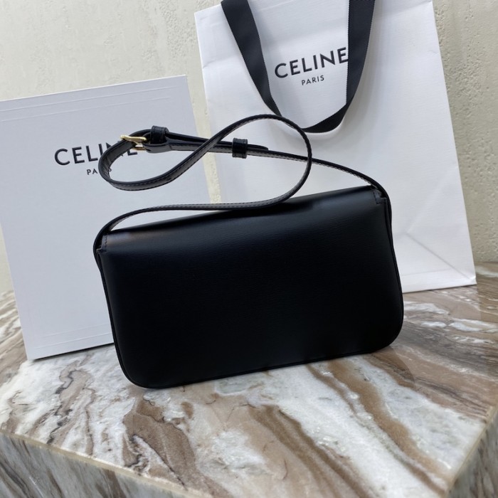 Ce**e shoulder bag triomphe in shiny calfskin black
