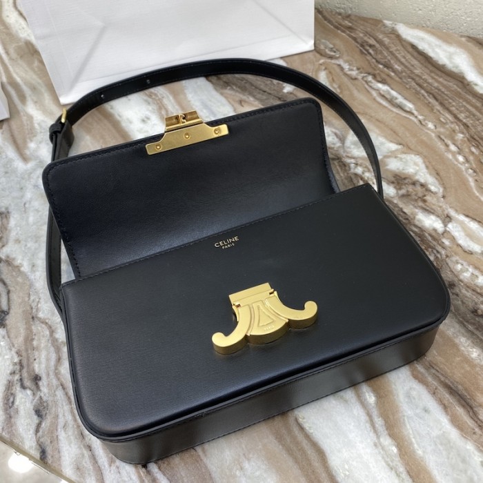 Ce**e shoulder bag triomphe in shiny calfskin black