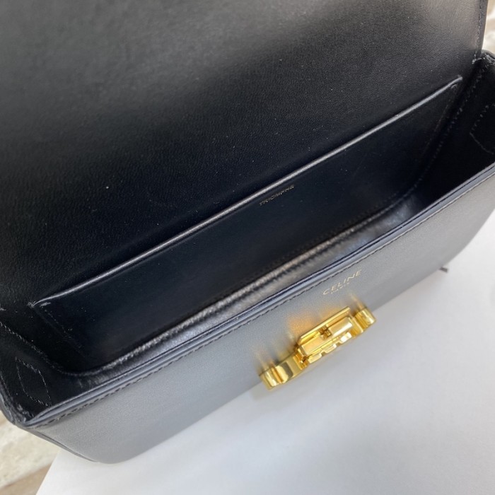 Ce**e shoulder bag triomphe in shiny calfskin black