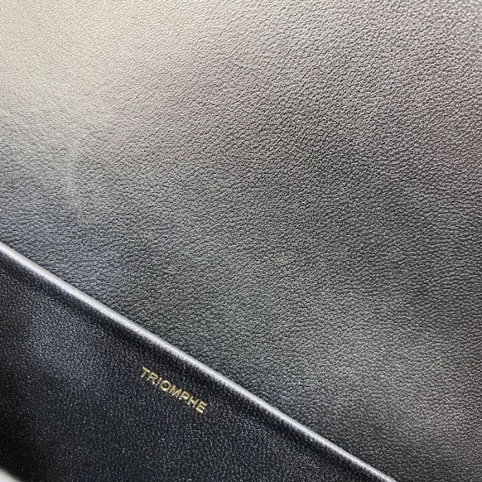 Ce**e shoulder bag triomphe in shiny calfskin black