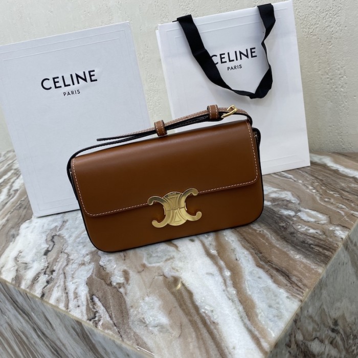 Ce**e shoulder bag triomphe in shiny calfskin tan