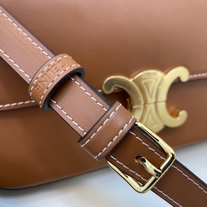 Ce**e shoulder bag triomphe in shiny calfskin tan