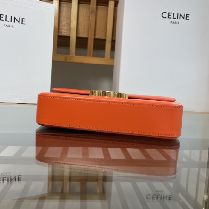 Ce**e shoulder bag triomphe in shiny calfskin orange