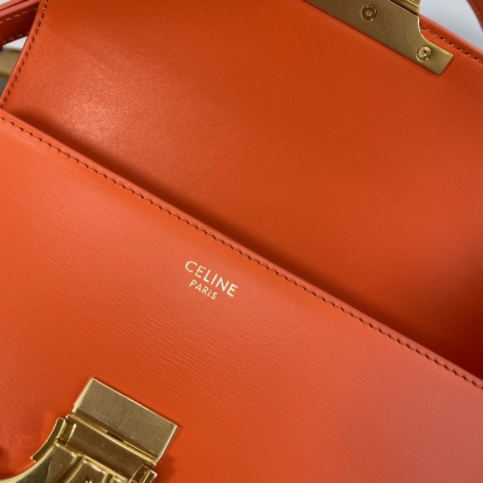 Ce**e shoulder bag triomphe in shiny calfskin orange