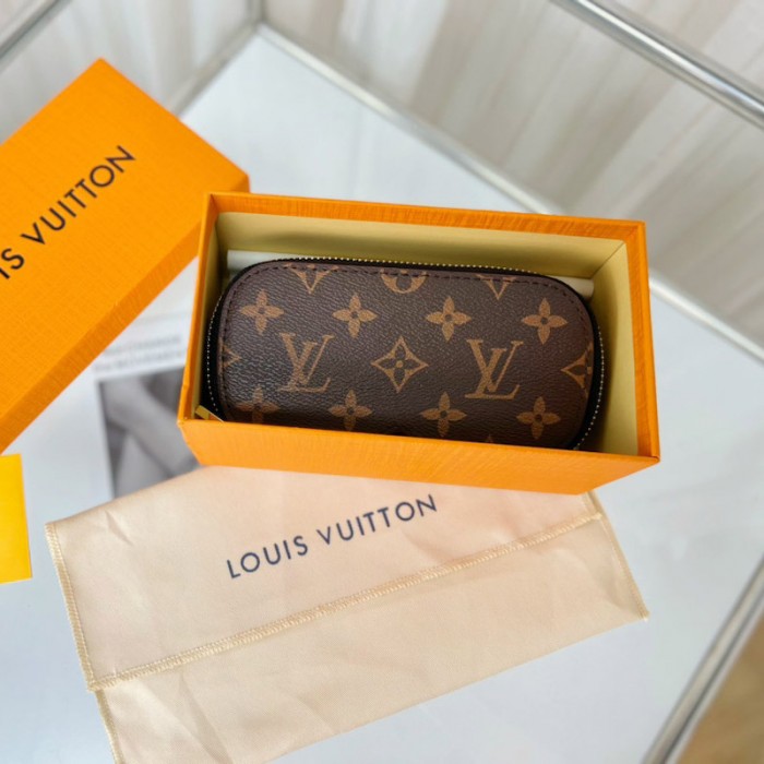 l**is V*t*n sunglasses pouch gm gi0633