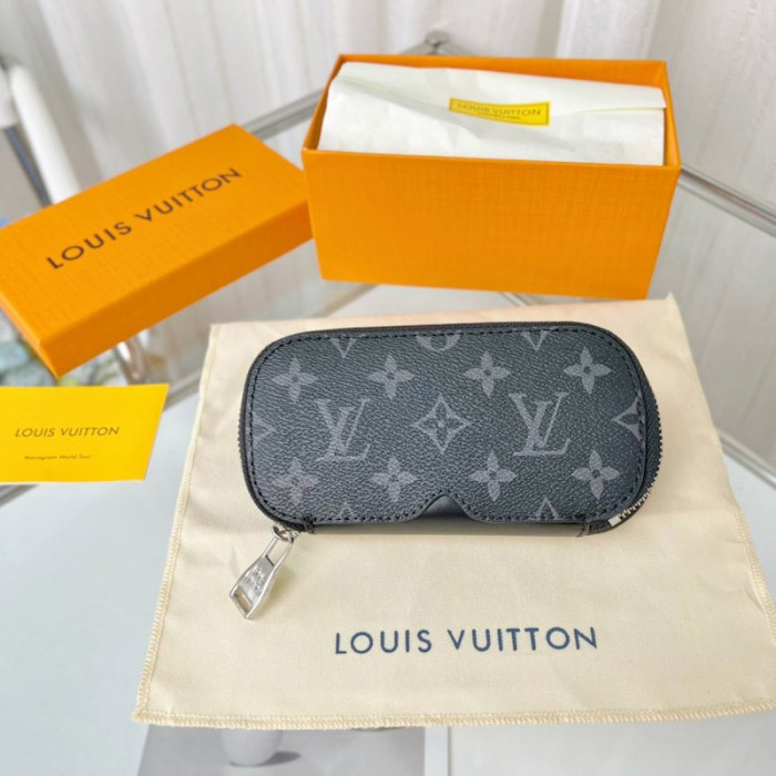l**is V*t*n sunglasses pouch gm gi0654