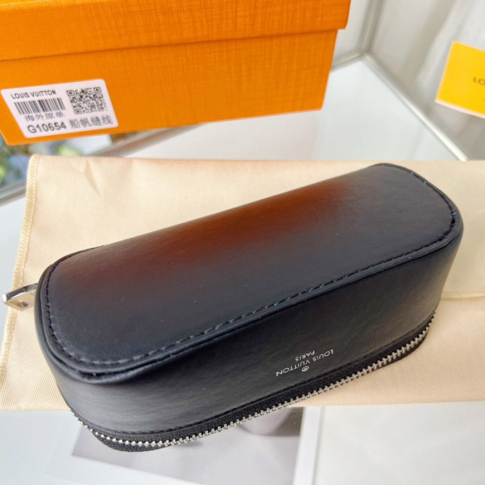 l**is V*t*n sunglasses pouch gm gi0654