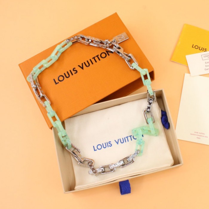 l**is V*t*n monogram chain necklace m00732
