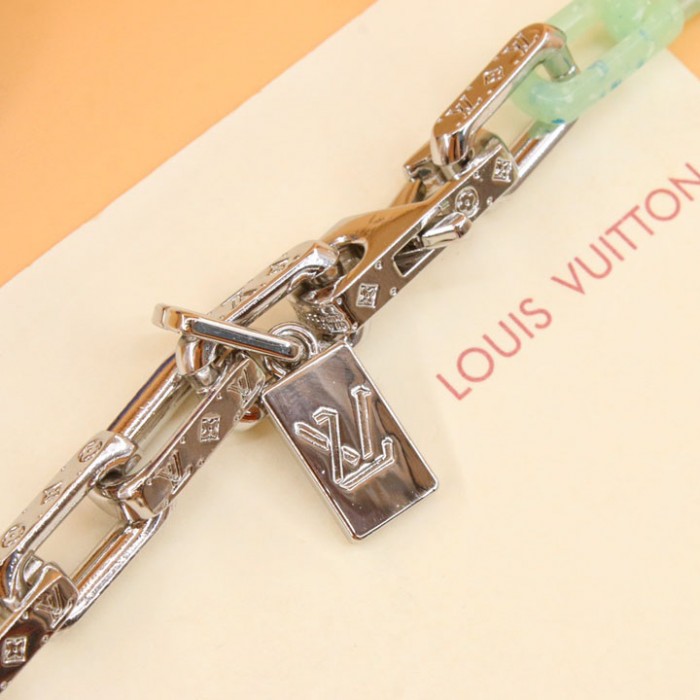 l**is V*t*n monogram chain necklace m00732