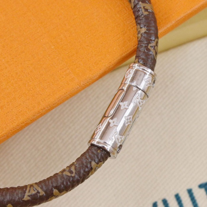 l**is V*t*n hang it lv fruits leather bracelet m0847e