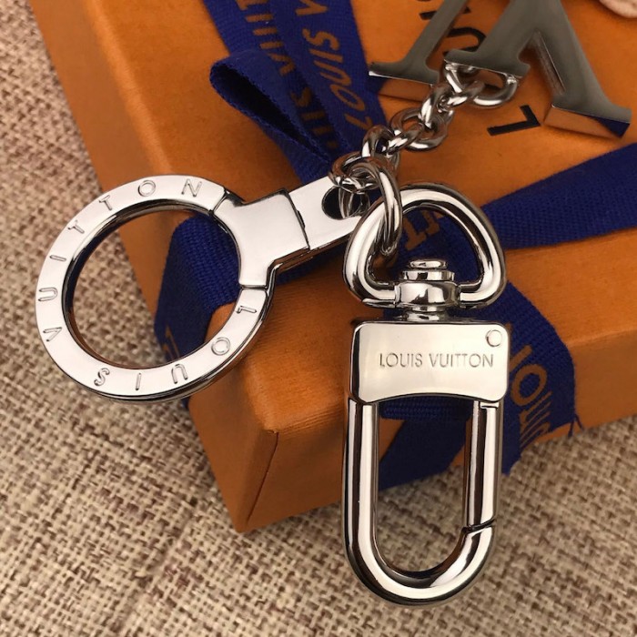 l**is V*t*n lv initiales key holder m65071