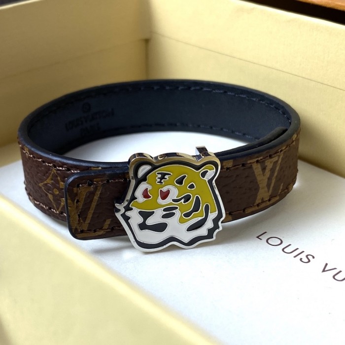 l**is V*t*n lv tiger 14mm reversible bracelet m8042d