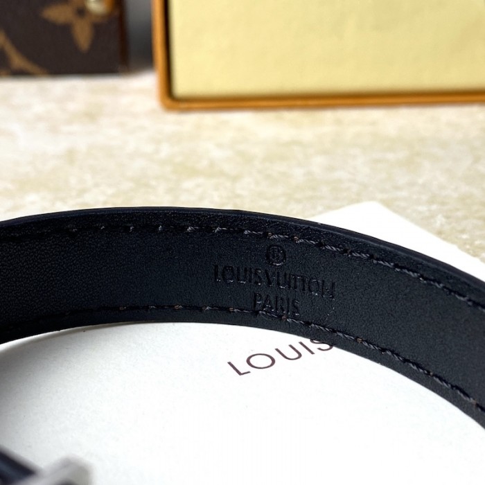 l**is V*t*n lv tiger 14mm reversible bracelet m8042d