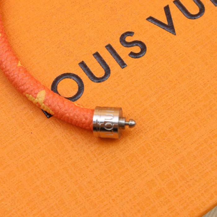 l**is V*t*n hang it lv fruits leather bracelet m8046e