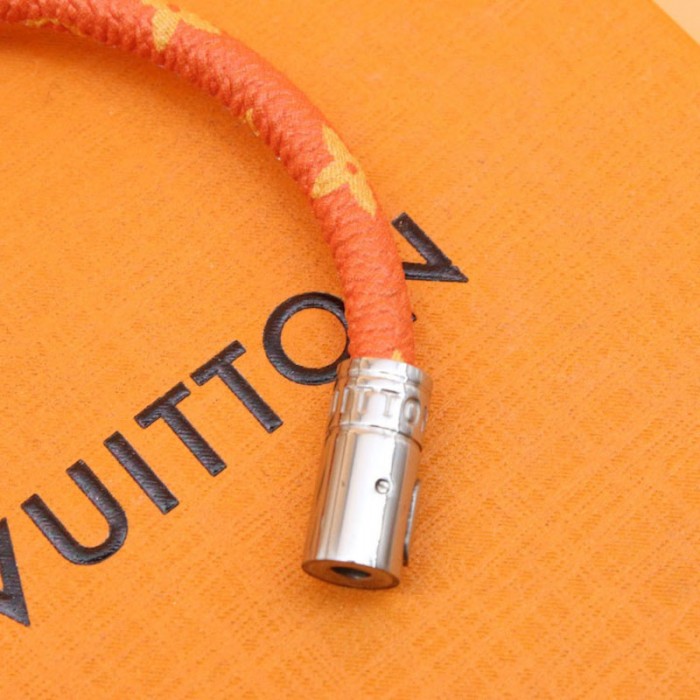 l**is V*t*n hang it lv fruits leather bracelet m8046e