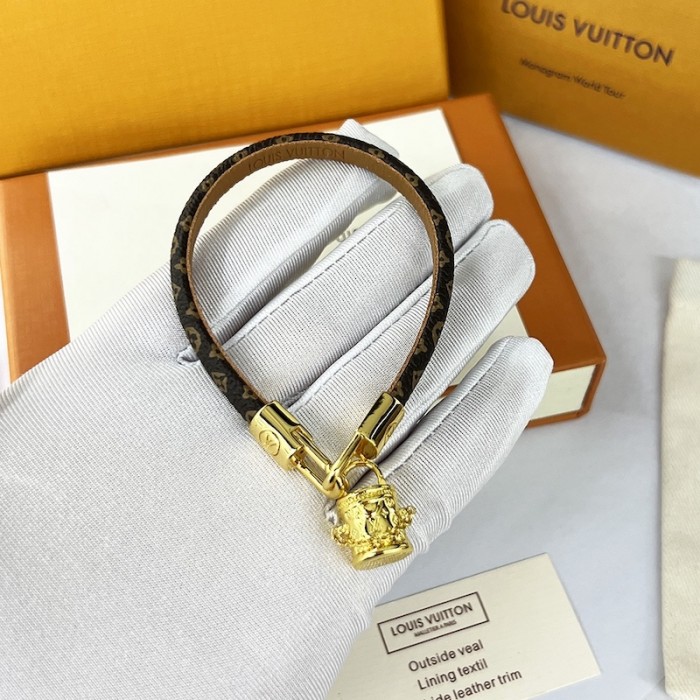 l**is V*t*n lv cannes armband m8048e