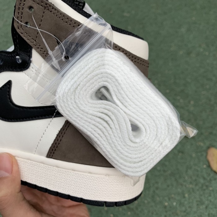 Air Jordan 1 Dark Mocha