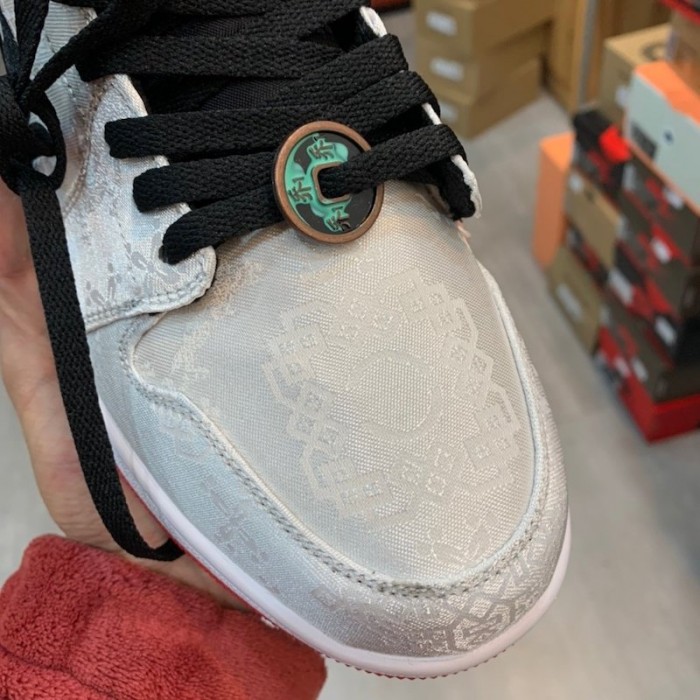 Air Jordan 1 Mid SE Fearless White silk