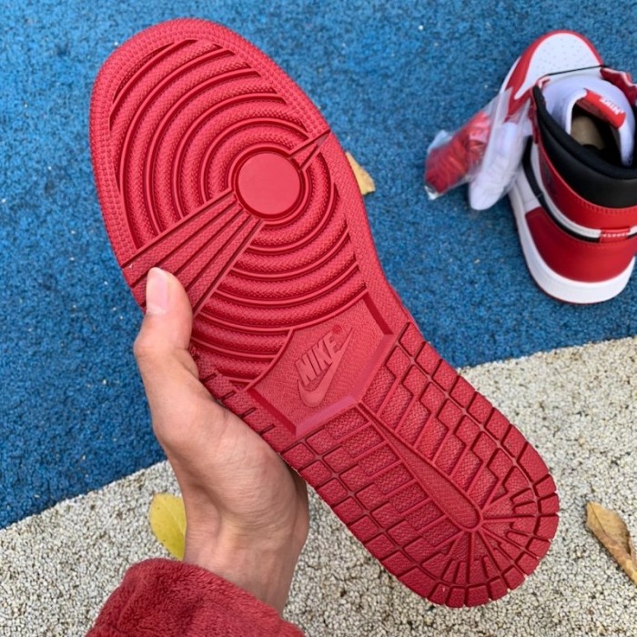 Air Jordan 1 OG Chicago