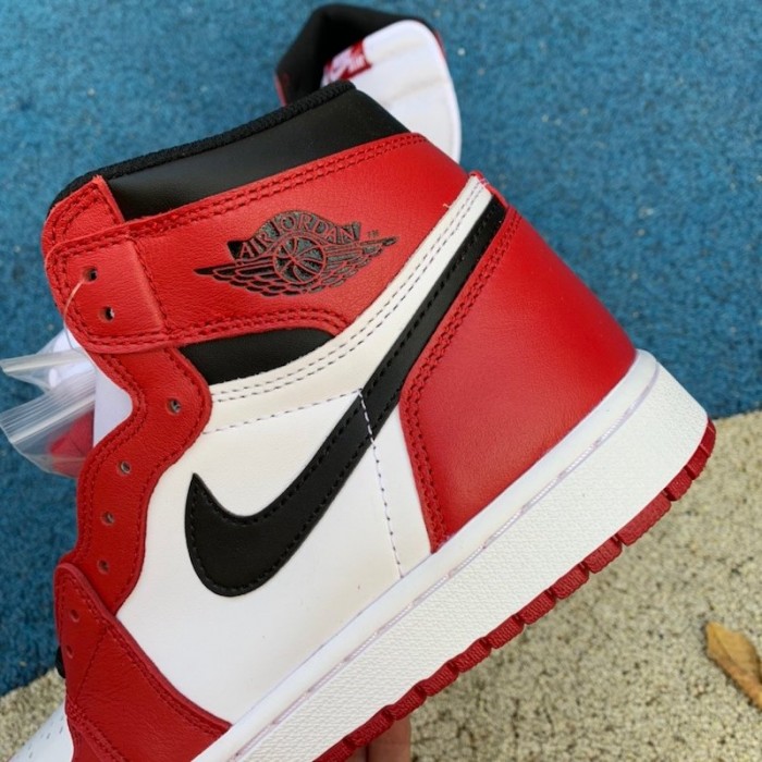 Air Jordan 1 OG Chicago