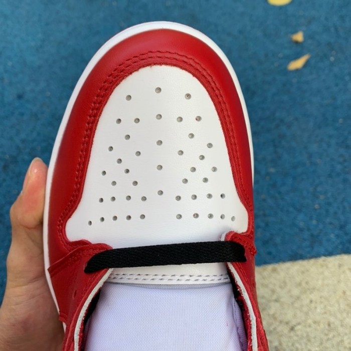 Air Jordan 1 OG Chicago