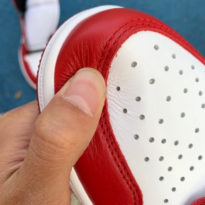 Air Jordan 1 OG Chicago