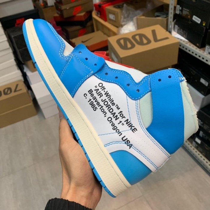 Air Jordan 1 Retro High Off-White University Blue
