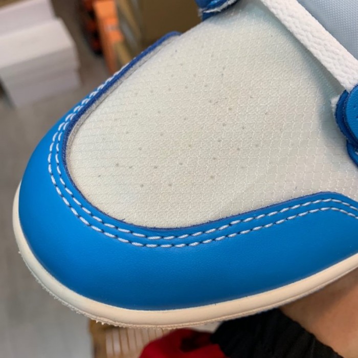 Air Jordan 1 Retro High Off-White University Blue