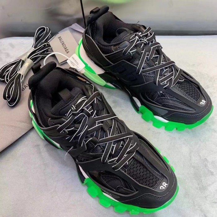 Ba*len*cia*ga track 3.0 sneakers black glow-in-the-dark