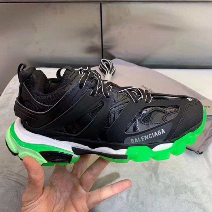 Ba*len*cia*ga track 3.0 sneakers black glow-in-the-dark