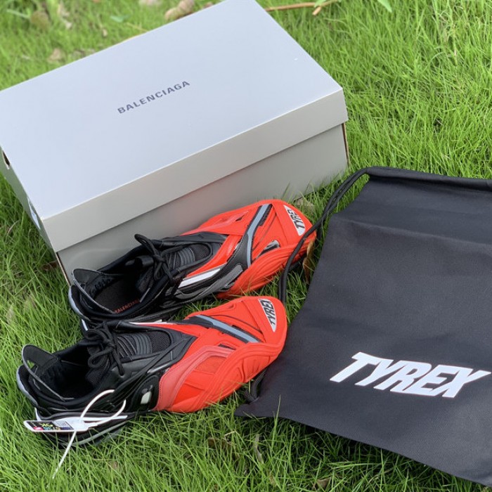 Ba*len*cia*ga tyrex sneakers black / red