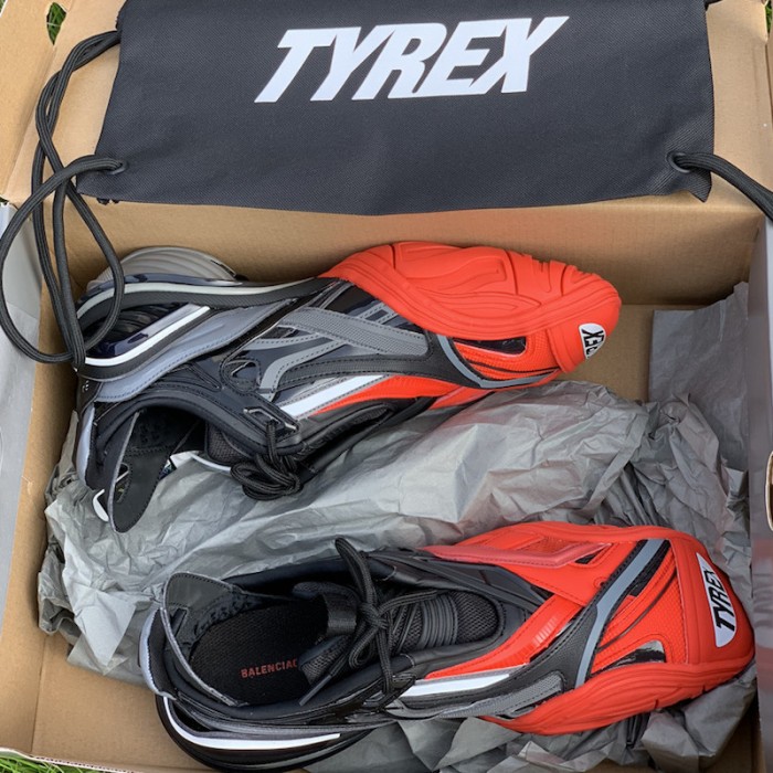 Ba*len*cia*ga tyrex sneakers black / red