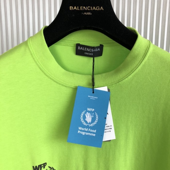 Ba*len*cia*ga wfp t-shirt medium fit in green