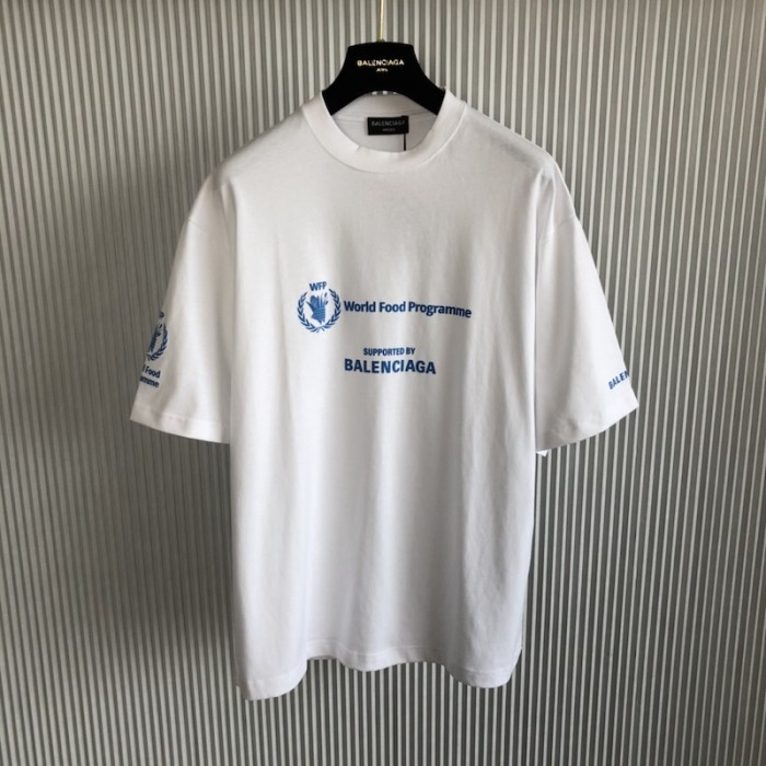 Ba*len*cia*ga wfp t-shirt medium fit in white