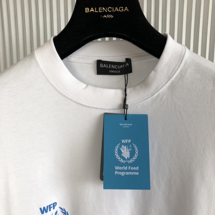 Ba*len*cia*ga wfp t-shirt medium fit in white