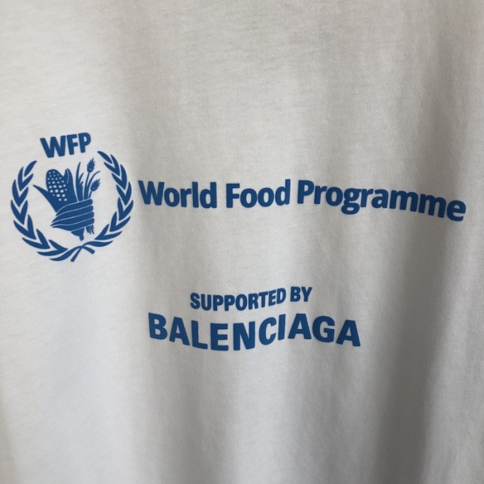 Ba*len*cia*ga wfp t-shirt medium fit in white