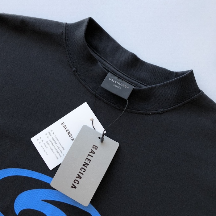 Ba*len*cia*ga surfer t-shirt medium fit in black and blue