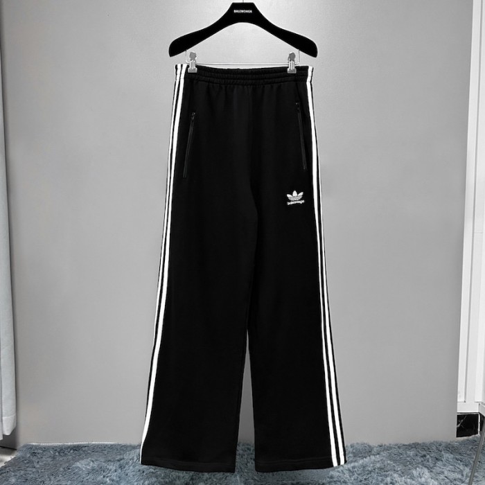 Ba*len*cia*ga / ad*s tailored pants in black