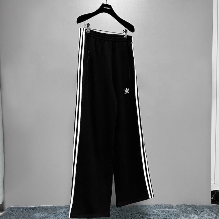 Ba*len*cia*ga / ad*s tailored pants in black