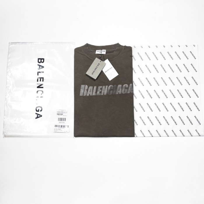 Ba*len*cia*ga caps destroyed flatground t-shirt brown