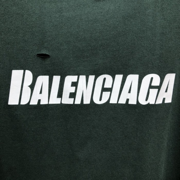 Ba*len*cia*ga caps destroyed flatground t-shirt green