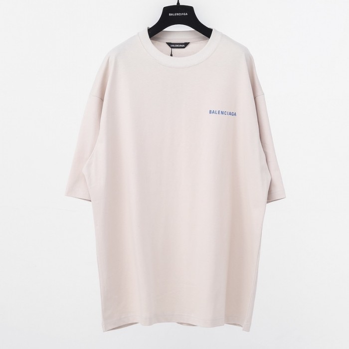 Ba*len*cia*ga logo medium fit t-shirt in beige