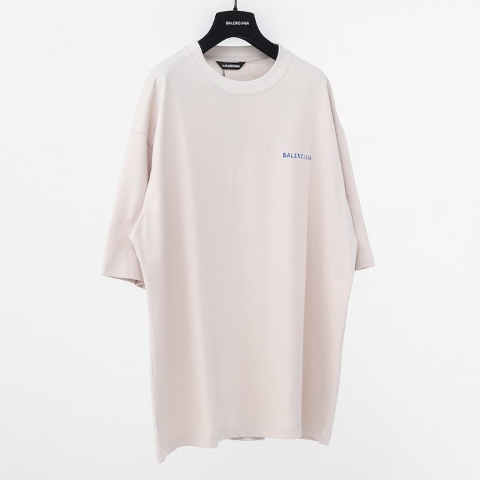 Ba*len*cia*ga logo medium fit t-shirt in beige