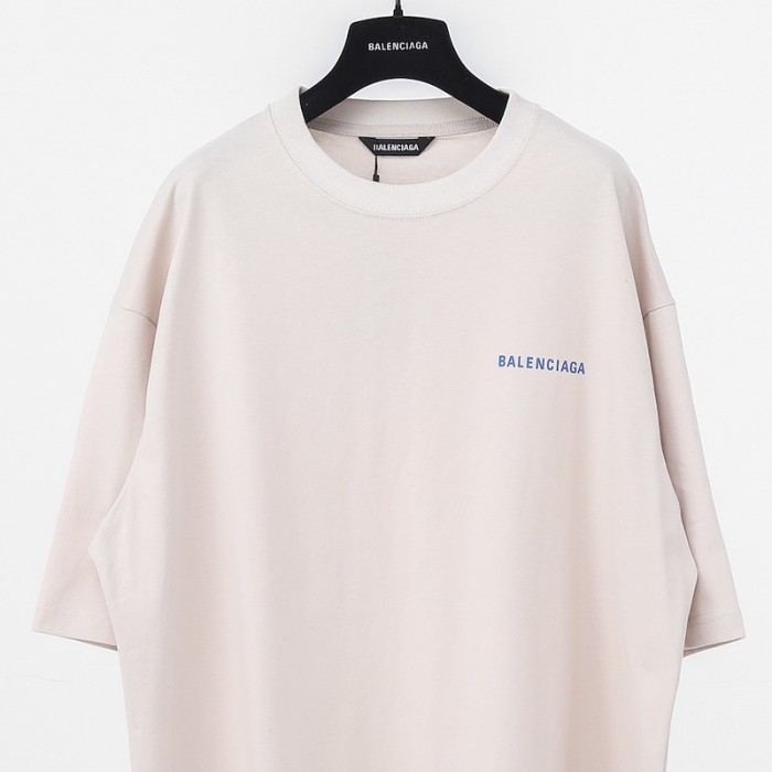 Ba*len*cia*ga logo medium fit t-shirt in beige